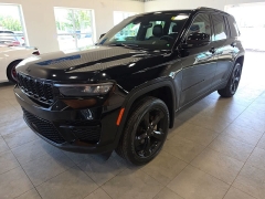 Used 2024  Jeep Grand Cherokee Altitude 4x4 at Maxx Loans near St&period; Adrian&comma; MI