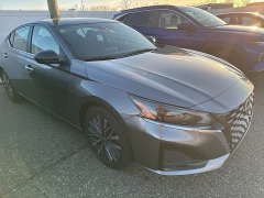 Used 2025  Nissan Altima SV FWD at Maxx Loans near St&period; Adrian&comma; MI