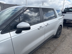 Used 2022  Kia Carnival LX Seat Package FWD at Maxx Loans near St&period; Adrian&comma; MI