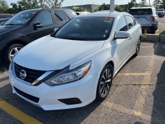 Used 2018 Nissan Altima 2.5 SL Sedan at Suburban Ford of Sterling Heights near Sterling Heights, MI