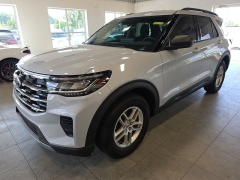 Used 2026  Ford Explorer Active Pkg 4WD at Maxx Loans near St&period; Adrian&comma; MI