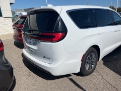 Used 2022 Chrysler Pacifica Hybrid Touring L FWD at Suburban Ford of Sterling Heights near Sterling Heights, MI