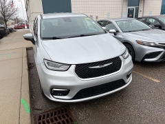 Used 2023  Chrysler Pacifica Touring L FWD at Maxx Loans near St&period; Adrian&comma; MI