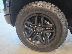 Used 2022  Chevrolet Silverado 1500 4WD Crew Cab 147" LT Trail Boss at Maxx Loans near St&period; Adrian&comma; MI