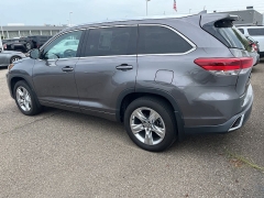Used 2018 Toyota Highlander Limited V6 AWD (Natl) at Maxx Loans near St. Adrian, MI