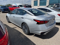 Used 2024 Nissan Altima 2.5 SV Sedan at Suburban Ford of Sterling Heights near Sterling Heights, MI