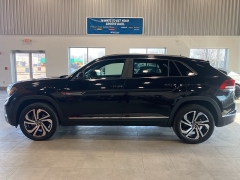 Used 2022  Volkswagen Atlas Cross Sport 2&period;0T SEL 4MOTION at Maxx Loans near St&period; Adrian&comma; MI
