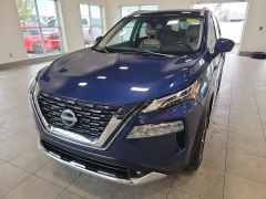 Used 2022  Nissan Rogue FWD Platinum at Maxx Loans near St&period; Adrian&comma; MI