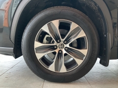 Used 2020 Toyota Highlander 4d SUV AWD XLE at Suburban Ford of Sterling Heights near Sterling Heights, MI
