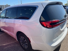 Used 2022 Chrysler Pacifica Hybrid Touring L FWD at Suburban Ford of Sterling Heights near Sterling Heights, MI