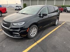 Used 2023 Chrysler Pacifica Touring L FWD at Maxx Loans near ,
