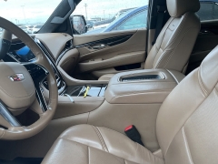 Used 2019 Cadillac Escalade 4d SUV 4WD Platinum at Suburban Ford of Sterling Heights near Sterling Heights, MI