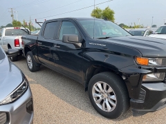 Used 2020 Chevrolet Silverado 1500 4WD Crew Cab 147" Custom at Suburban Ford of Sterling Heights near Sterling Heights, MI