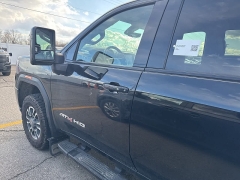 Used 2021  GMC Sierra 2500HD 4WD Crew Cab 172" AT4 at Maxx Loans near St&period; Adrian&comma; MI