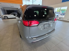 Used 2020  Chrysler Pacifica Limited FWD at Maxx Loans near St&period; Adrian&comma; MI
