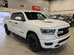 Used 2022  Ram 1500 Sport 4x4 Crew Cab 5'7" Box at Maxx Loans near St&period; Adrian&comma; MI