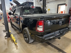 Used 2019  Ram 1500 Big Horn&sol;Lone Star 4x4 Crew Cab 5'7" Box at Maxx Loans near St&period; Adrian&comma; MI