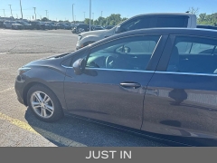 Used 2017  Chevrolet Cruze 4d Sedan LT Auto at Maxx Loans near St&period; Adrian&comma; MI