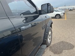 Used 2019  Ram 1500 Classic Express 4x4 Crew Cab 5'7" Box at Maxx Loans near St&period; Adrian&comma; MI