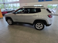 Used 2024  Jeep Compass Latitude 4x4 at Maxx Loans near St&period; Adrian&comma; MI
