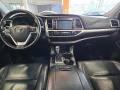 Used 2019  Toyota Highlander V6 AWD &lpar;Natl&rpar; at Maxx Loans near St&period; Adrian&comma; MI