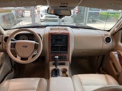 Used 2007 Ford Explorer 4d SUV 4WD Eddie Bauer V6 at Suburban Ford of Sterling Heights near Sterling Heights, MI