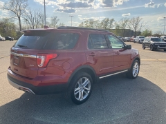 Used 2017 Ford Explorer 4d SUV 4WD XLT at Maxx Loans near ,