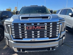 Used 2024  GMC Sierra 2500HD 4WD Crew Cab 172" Denali at Maxx Loans near St&period; Adrian&comma; MI