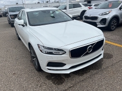 Used 2017 Volvo S90 4d Sedan AWD T6 Momentum at Maxx Loans near St. Adrian, MI