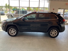 Used 2016 Jeep Cherokee 4WD 4dr Latitude at Suburban Ford of Sterling Heights near Sterling Heights, MI
