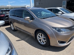 Used 2017 Chrysler Pacifica Touring-L FWD at Suburban Ford of Sterling Heights near Sterling Heights, MI