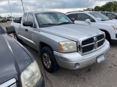 Used 2007 Dodge Dakota 4WD Club Cab SLT at Suburban Ford of Sterling Heights near Sterling Heights, MI