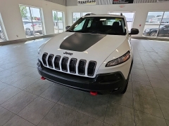 Used 2018  Jeep Cherokee Trailhawk Leather Plus 4x4 at Maxx Loans near St&period; Adrian&comma; MI