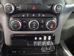 Used 2019  Ram 1500 Big Horn&sol;Lone Star 4x4 Crew Cab 5'7" Box at Maxx Loans near St&period; Adrian&comma; MI
