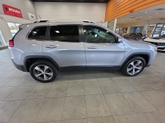 Used 2021  Jeep Cherokee Limited 4x4 at Maxx Loans near St&period; Adrian&comma; MI