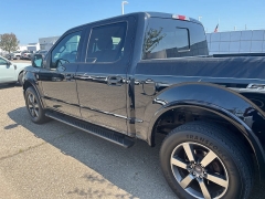 Used 2017 Ford F-150 XLT 4WD SuperCrew 5.5' Box at Suburban Ford of Sterling Heights near Sterling Heights, MI