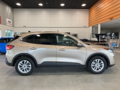 Used 2020 Ford Escape 4d SUV AWD SE at Suburban Ford of Sterling Heights near Sterling Heights, MI