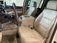 Used 2017  GMC Yukon XL 4d SUV 4WD Denali at Maxx Loans near St. Adrian, MI