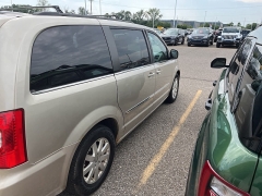 Used 2013 Chrysler Town & Country 4d Wagon Touring at Maxx Loans near St. Adrian, MI