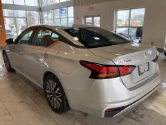 Used 2024  Nissan Altima 2&period;5 SV Sedan at Maxx Loans near St&period; Adrian&comma; MI