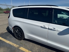 Used 2025  Chrysler Pacifica Limited FWD at Maxx Loans near St&period; Adrian&comma; MI