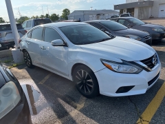 Used 2018 Nissan Altima 2.5 SL Sedan at Suburban Ford of Sterling Heights near Sterling Heights, MI