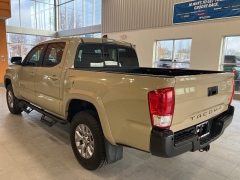 Used 2017  Toyota Tacoma Double Cab 5' Bed V6 4x2 AT &lpar;Natl&rpar; at Maxx Loans near St&period; Adrian&comma; MI