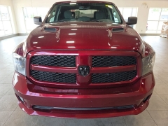 Used 2019  Ram 1500 Classic Express 4x4 Crew Cab 5'7" Box at Maxx Loans near St&period; Adrian&comma; MI