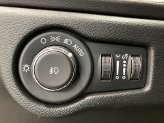 Used 2025  Chrysler Pacifica Select FWD at Maxx Loans near St. Adrian, MI