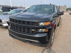 Used 2020 Chevrolet Silverado 1500 4WD Crew Cab 147" Custom at Suburban Ford of Sterling Heights near Sterling Heights, MI