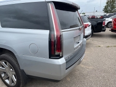 Used 2020 Cadillac Escalade ESV 4d SUV 4WD Luxury at Maxx Loans near St. Adrian, MI