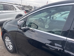 Used 2026  Chrysler Pacifica Select FWD at Maxx Loans near St&period; Adrian&comma; MI