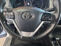 Used 2019  Toyota Highlander V6 AWD &lpar;Natl&rpar; at Maxx Loans near St&period; Adrian&comma; MI