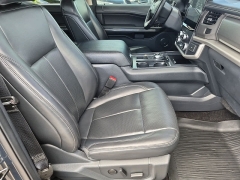 Used 2022  Ford Expedition XLT 4x2 at Maxx Loans near St&period; Adrian&comma; MI
